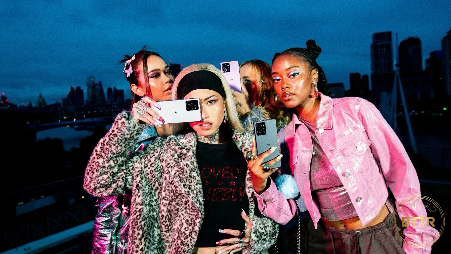 A group of young girls using the HMD Skyline