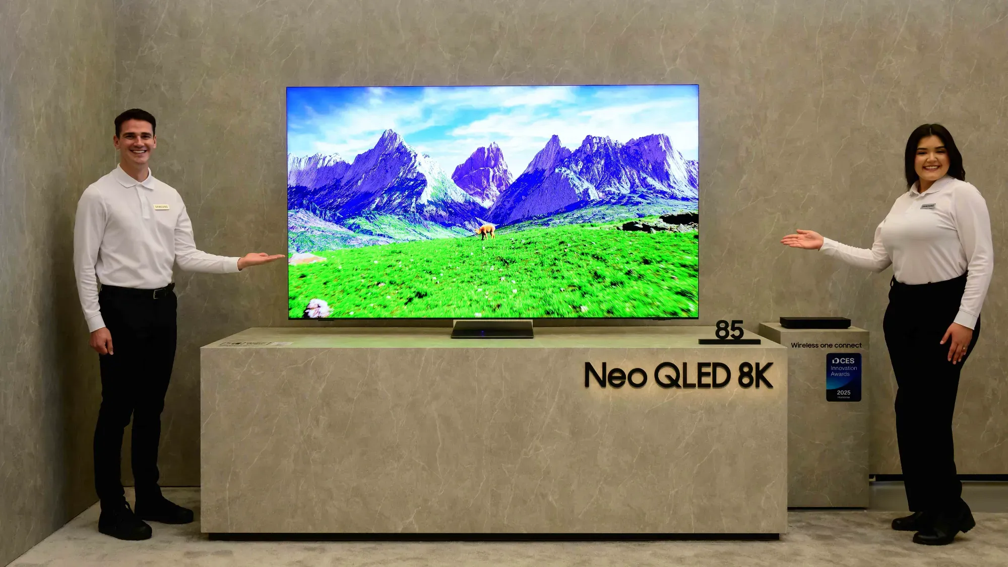 Samsung showing off the new Neo QLED 8K QN990F at CES