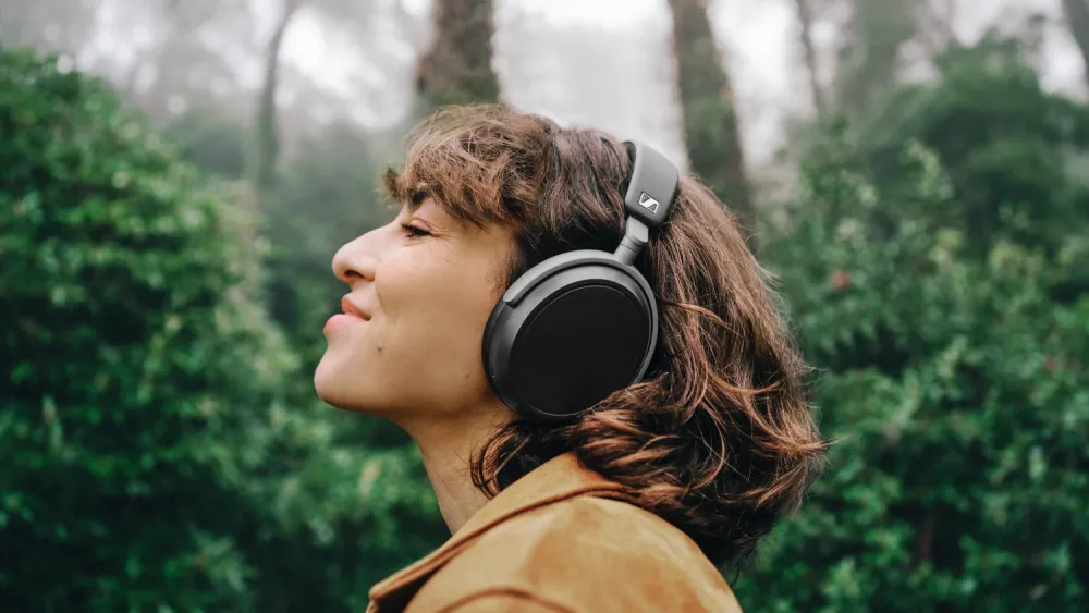 Sennheiser takes the Momentum 4 and turns it into a high-res audiophile beast