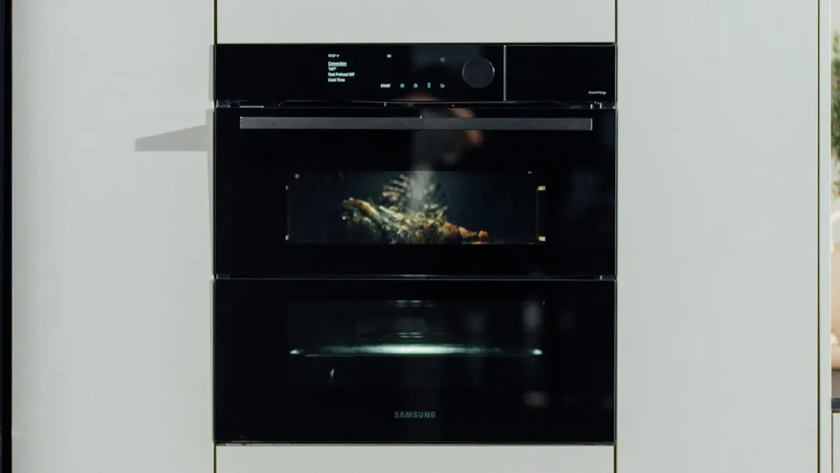 Samsung's new AI oven can share video of it cooking