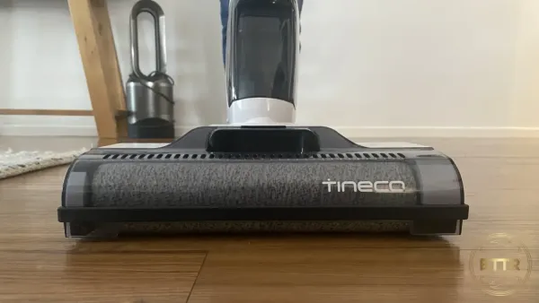 The brush head of the Tineco iFloor 2 