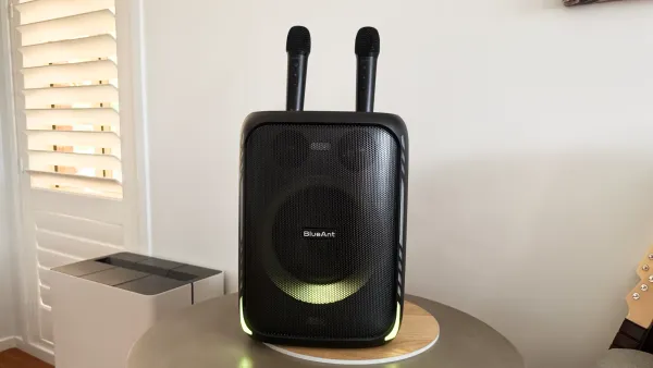 Unboxing the BlueAnt X5i party speaker